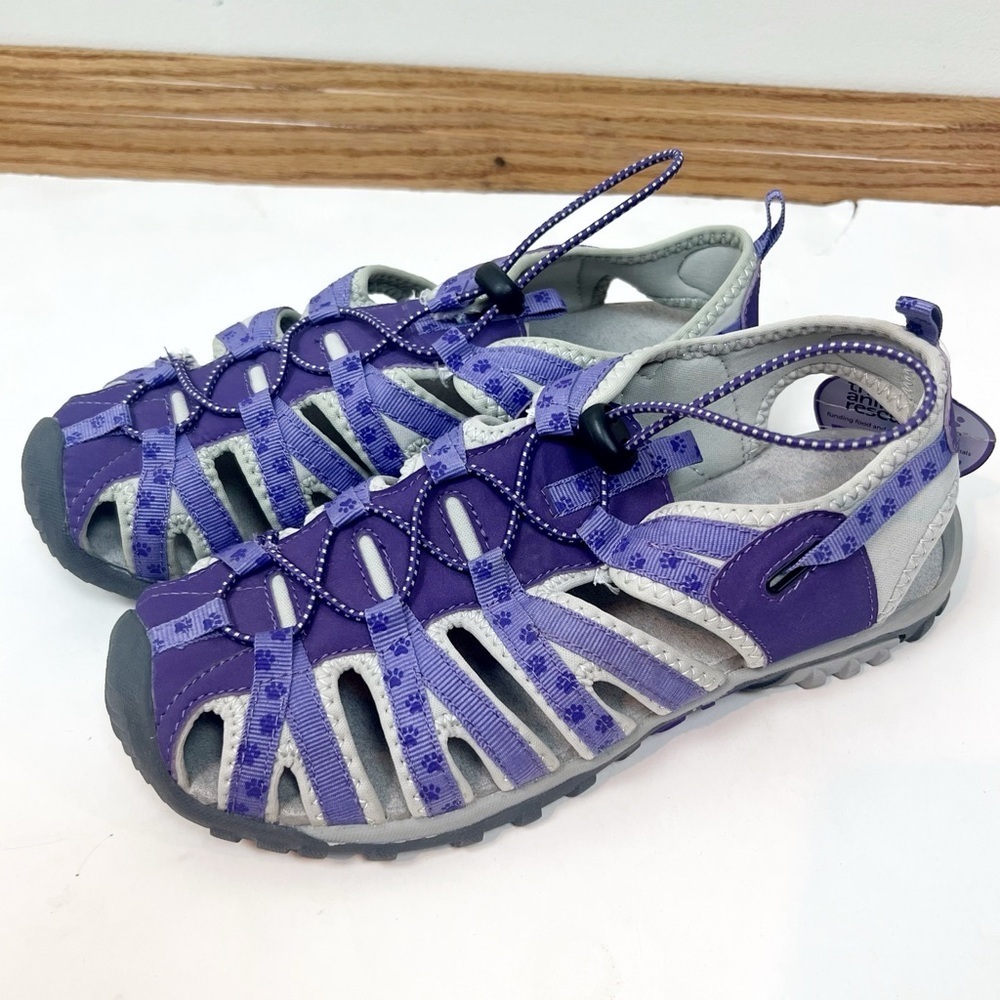 NWT Womens Purple Water Shoes Sandals Pawprint